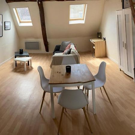 L'autunette au quartier historique d'Autun Extérieur photo